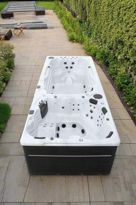 PREMIUM HOT TUBS